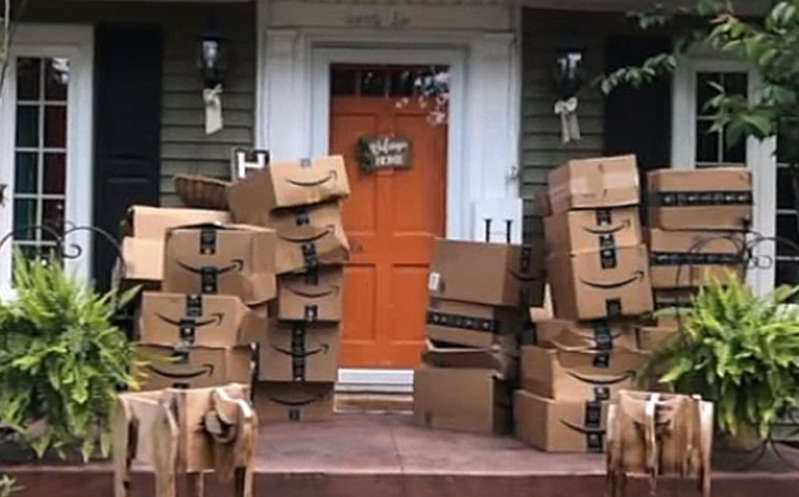 ¿Qué recibió? Mujer recibe 150 paquetes de Amazon que no pidió; dona todo y se hace viral