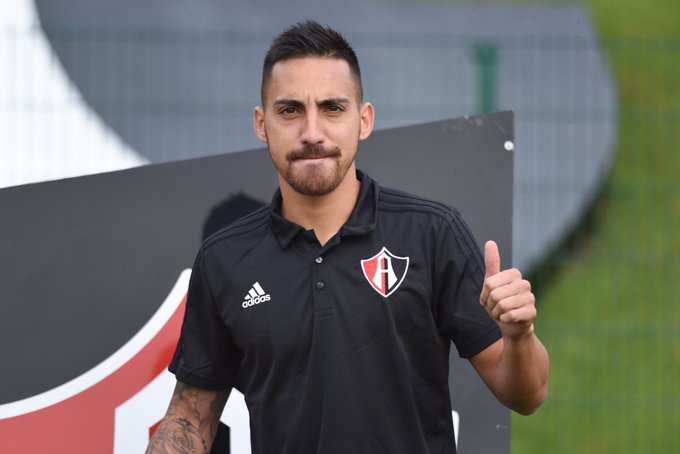 Jugador del Atlas podría recibir dura sanción tras jalar a árbitro