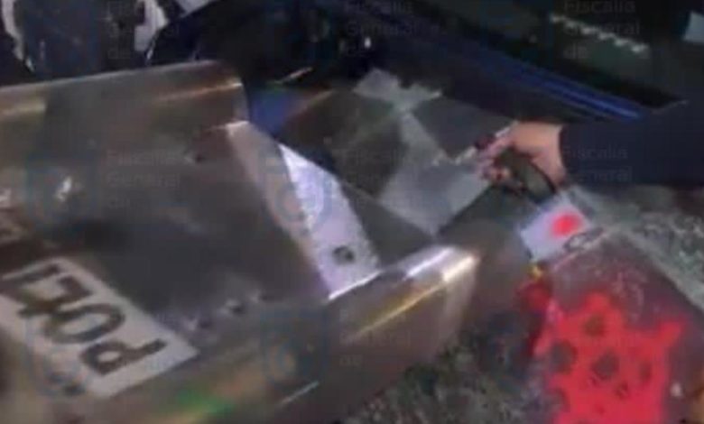 Dos hombres “infiltrados” en marchas del 8M son detenidos con armas y escudos robados a policías