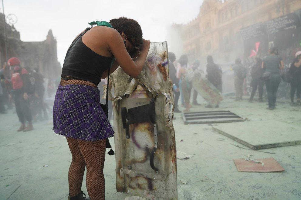 Marcha por el 8M deja 81 personas lesionadas; fiscalía de la CDMX inicia carpeta de investigación