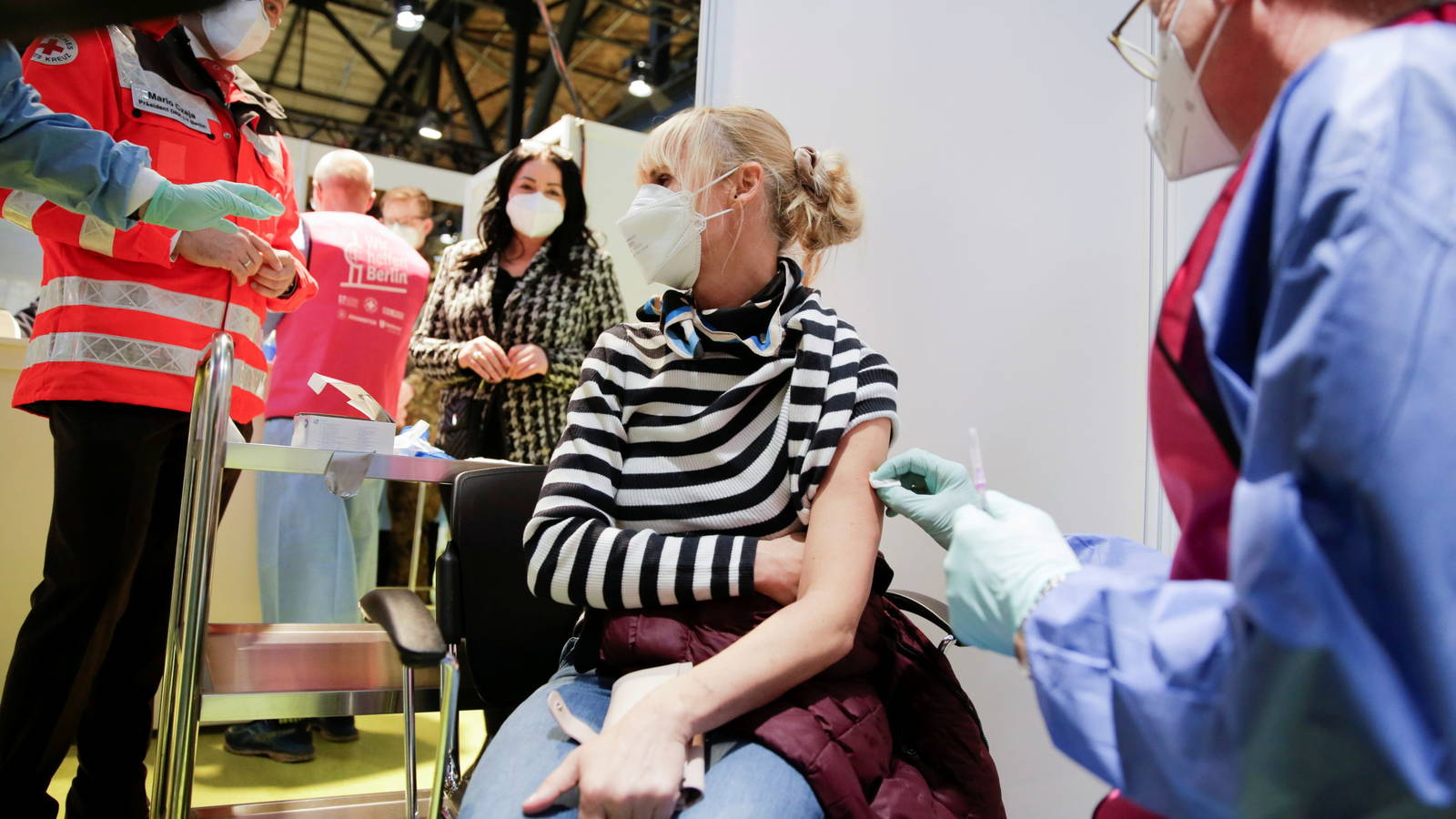 Seis países europeos suspenden la vacunación con AstraZeneca por muertes causadas por trombosis