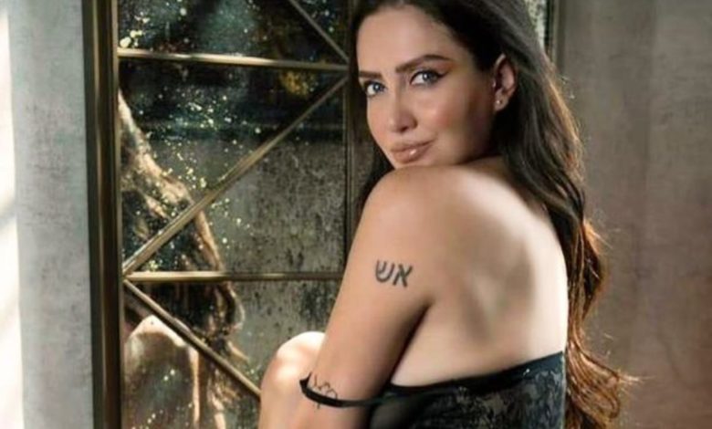 ¿Y el COVID? Celia Lora sigue de vacaciones, ahora visita Dubai y practica Skydive