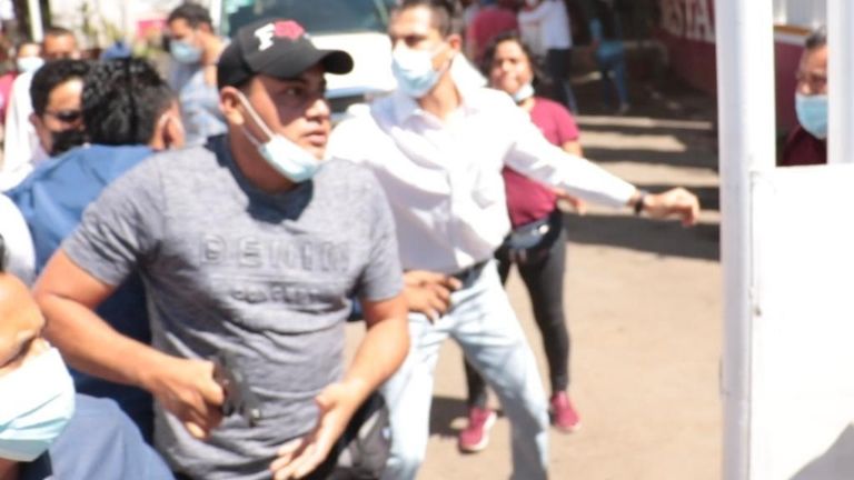Encañonan a edil tras la suspensión del programa de vacunación contra COVID en Oaxaca