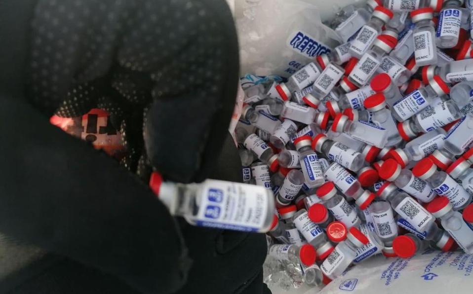 El Ejército decomisa 5,775 dosis de la vacuna rusa contra COVID-19 en el aeropuerto de Campeche