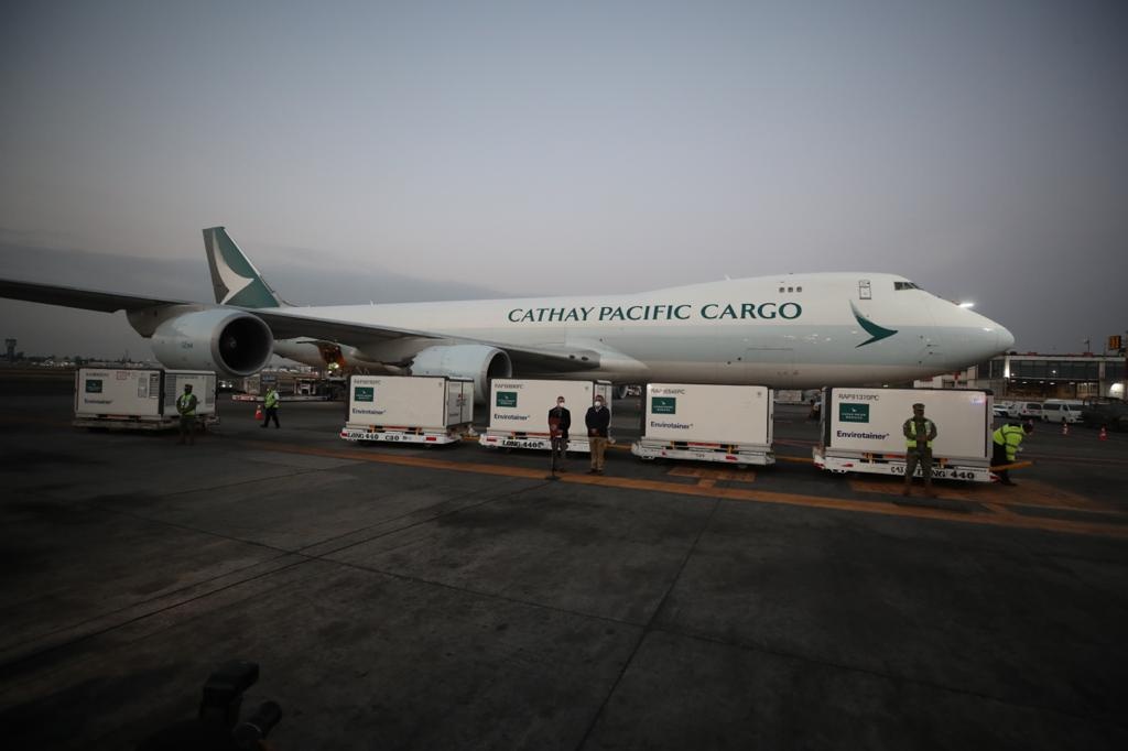 México supera las 10 millones de dosis de vacuna COVID recibidas con nuevo lote de Sinovac