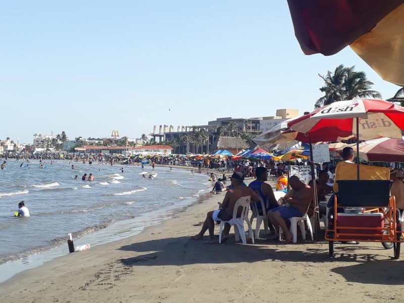 Turistas comienzan a llegar a las playas de Veracruz por Semana Santa
