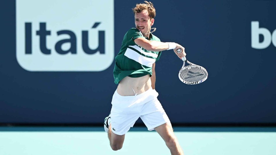 Con todo y calambres Medvedev avanza a los octavos de final del Masters 1000 de Florida. 