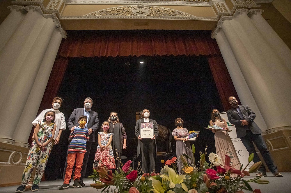 Asisten Marco Mena y Sandra Chávez a concierto de reapertura del Teatro Xicohténcatl