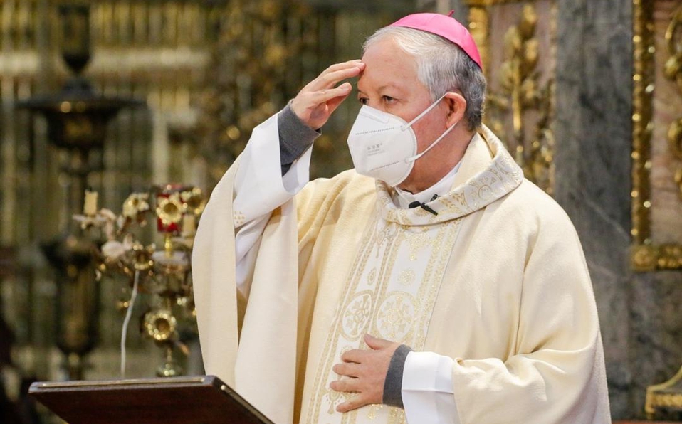 En misa crismal Arzobispo de Puebla pide por abuelitos que reciben vacuna covid