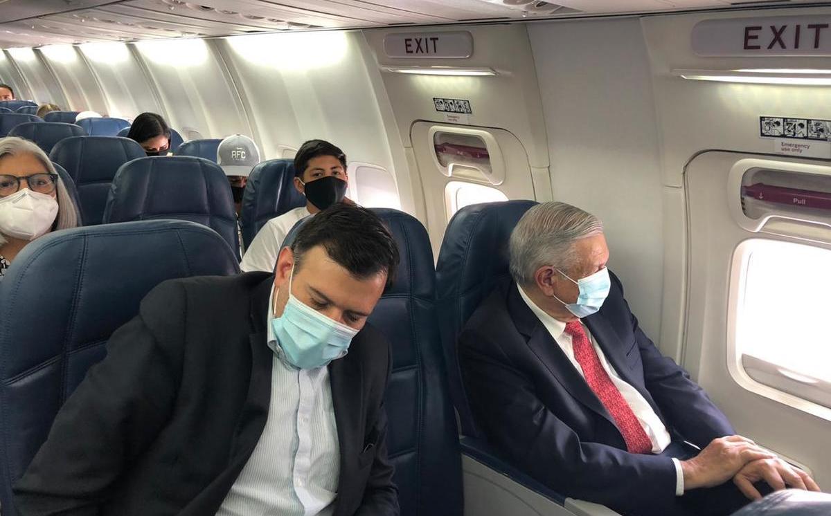 AMLO viaja a Tabasco; informará sobre apoyos a damnificados por inundaciones