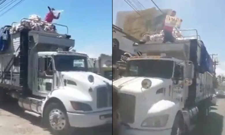 Camión lleno de despensas con el logo del PRI-PAN-PRD es hallado en Durango