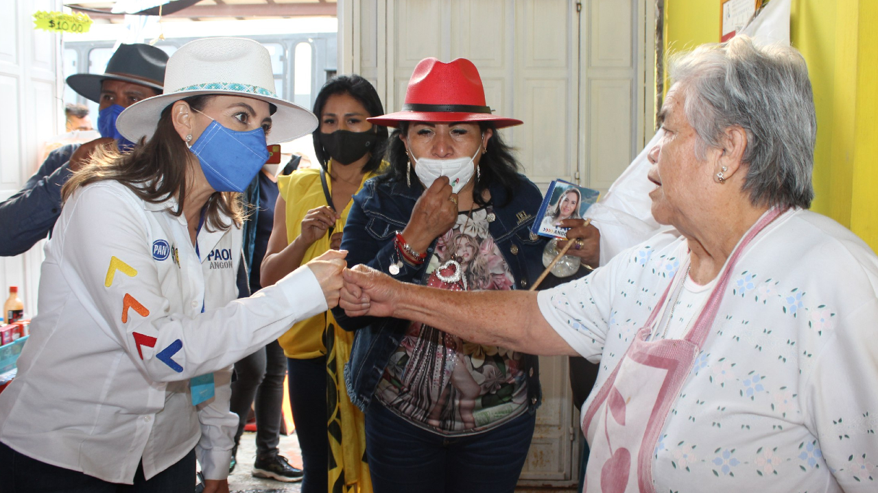 Paola Angón candidata de “Va por Puebla” por la Alcaldía de San Pedro visitó distintos barrios de dicha localidad