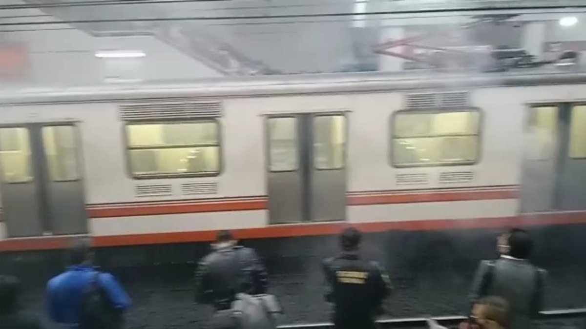 Metro de la CDMX: usuarios reportaron presencia de humo en los andenes de la estación Pantitlán