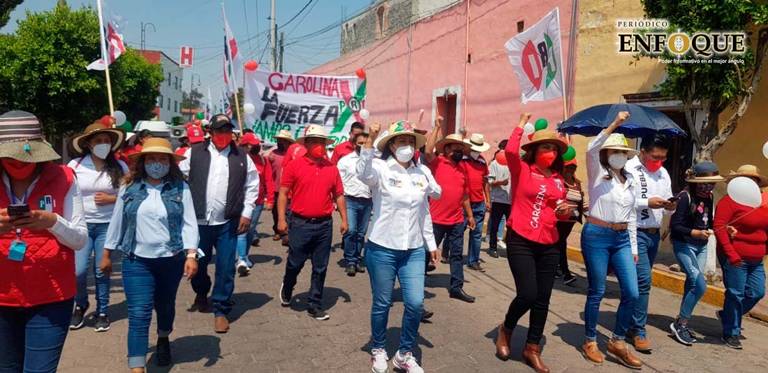 Más obra y seguridad ofrece Carolina Martínez para Acajete 