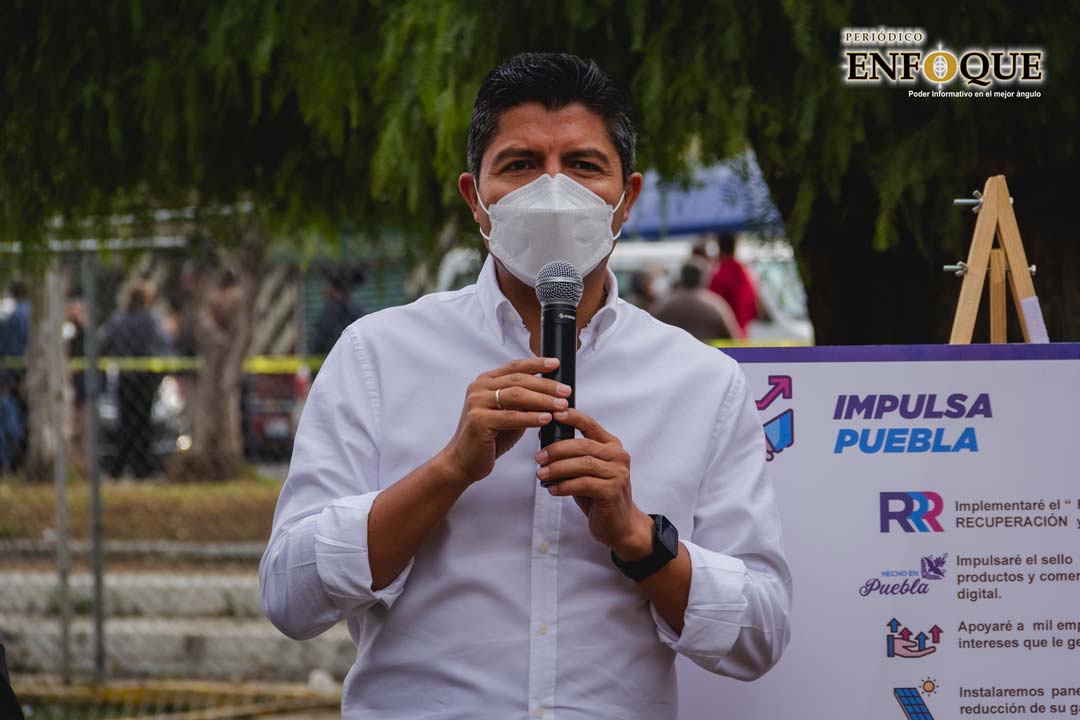 Eduardo Rivera niega recibir apoyo del Gobierno del Estado