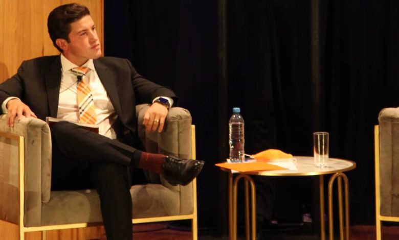 Samuel García propone libros de texto especiales para NL porque “aquí somos mejores”