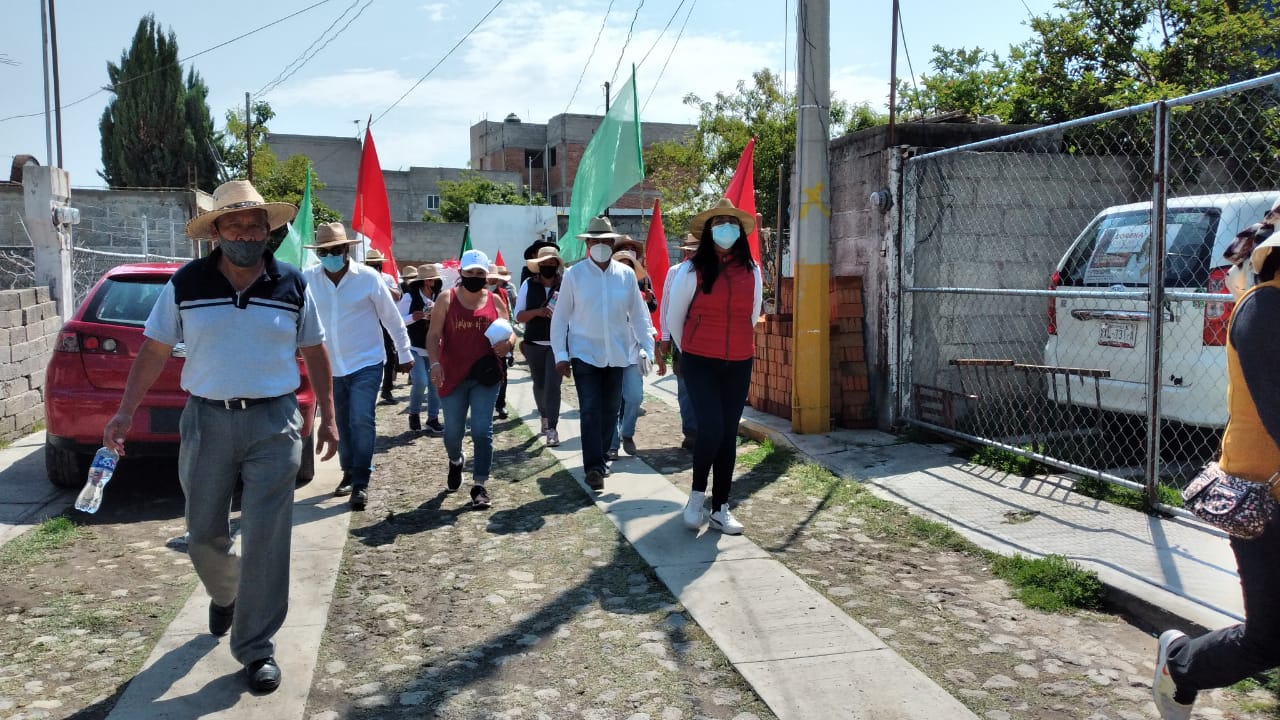 Domingo Mendieta y sus simpatizantes recorren La Magdalena para dar a conocer sus propuestas