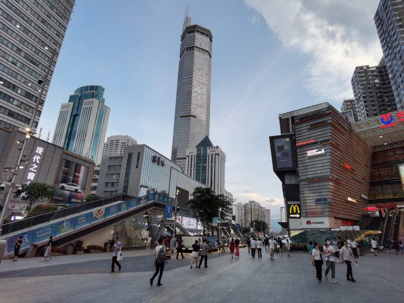 Un rascacielos se balancea en China de forma inexplicable y provoca escenas de pánico