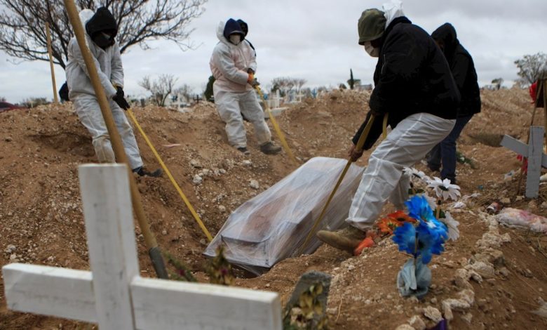 En México, 9 de cada 10 fallecidos por COVID-19 eran obreros, amas de casa o jubilados: UNAM
