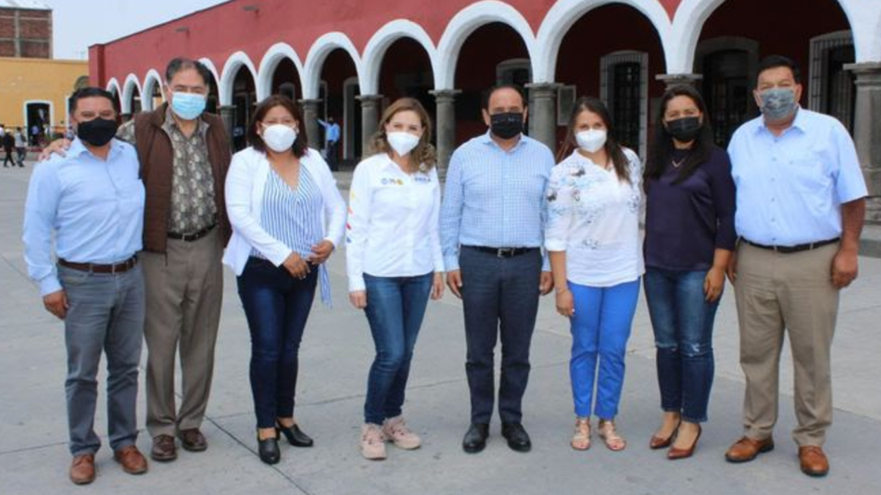 Exregidores de San Pedro respaldarían la canditura de Paola Angón 