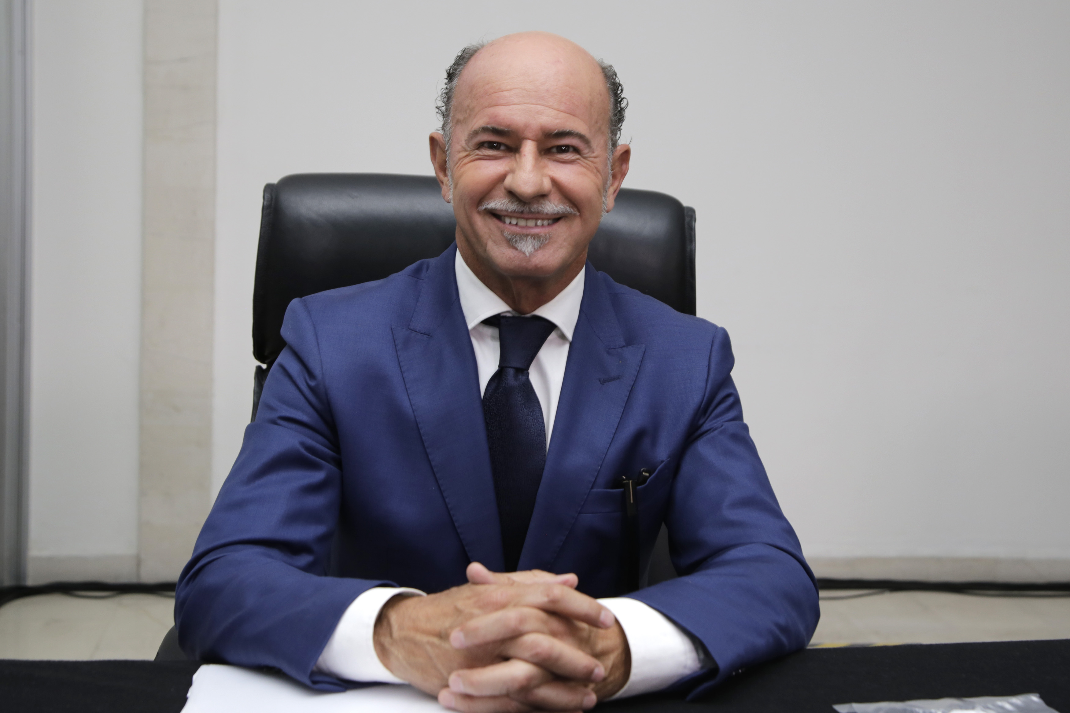 Ofrece Ruiz Esparza reubicación de ambulantes y dar mantenimiento a mercados municipales