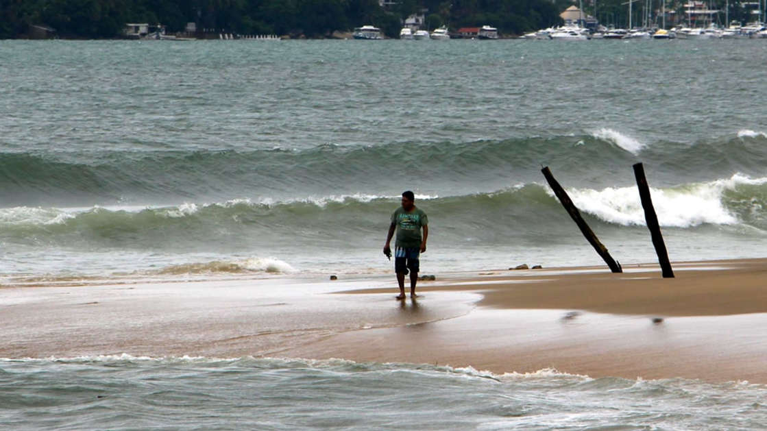 ¡Alerta! El huracán 'Nora' provocará oleaje de 4 a 6 metros y trombas marinas