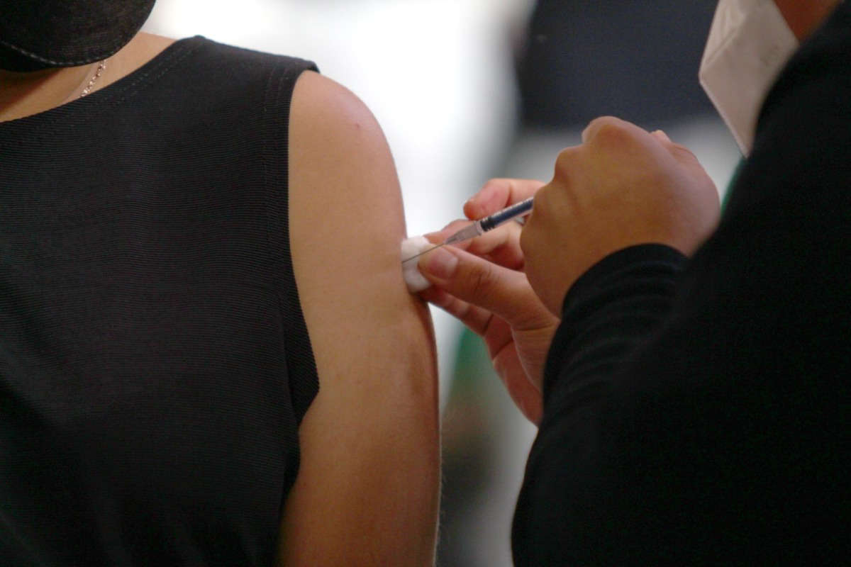 Enfermera inyecta solución salina y no vacuna anticovid: Alemania