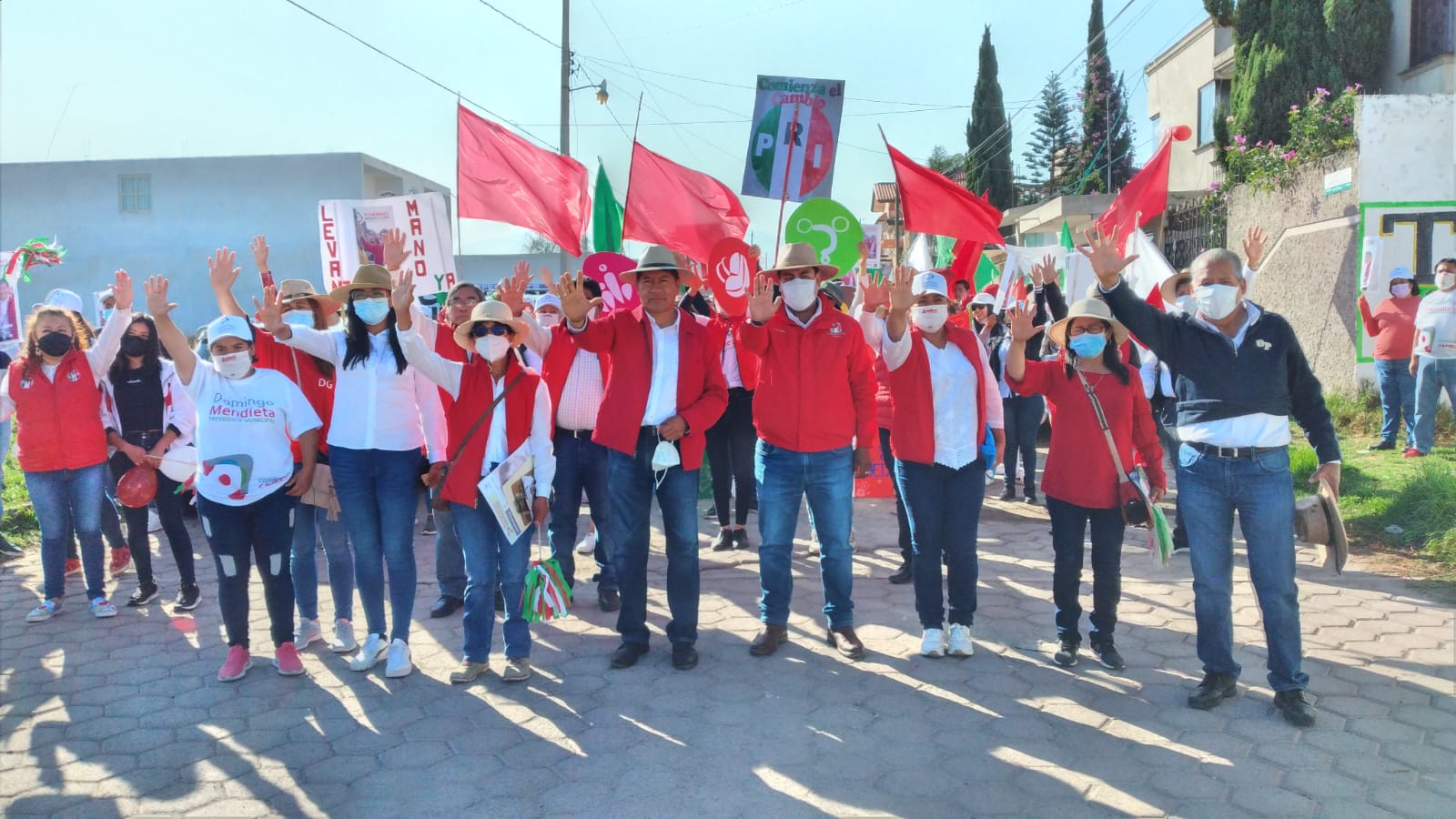 Domingo Mendieta oficialmente finaliza su campaña en busca de la presidencia municipal en La Magdalena Tlaltelulco.