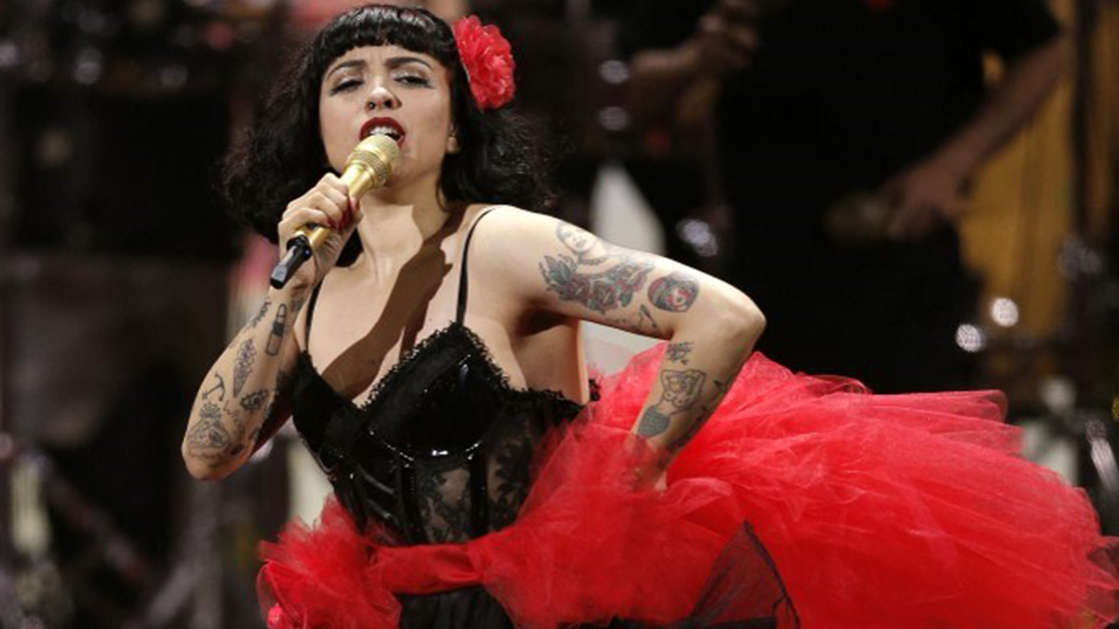 Mon Laferte anuncia que está embarazada