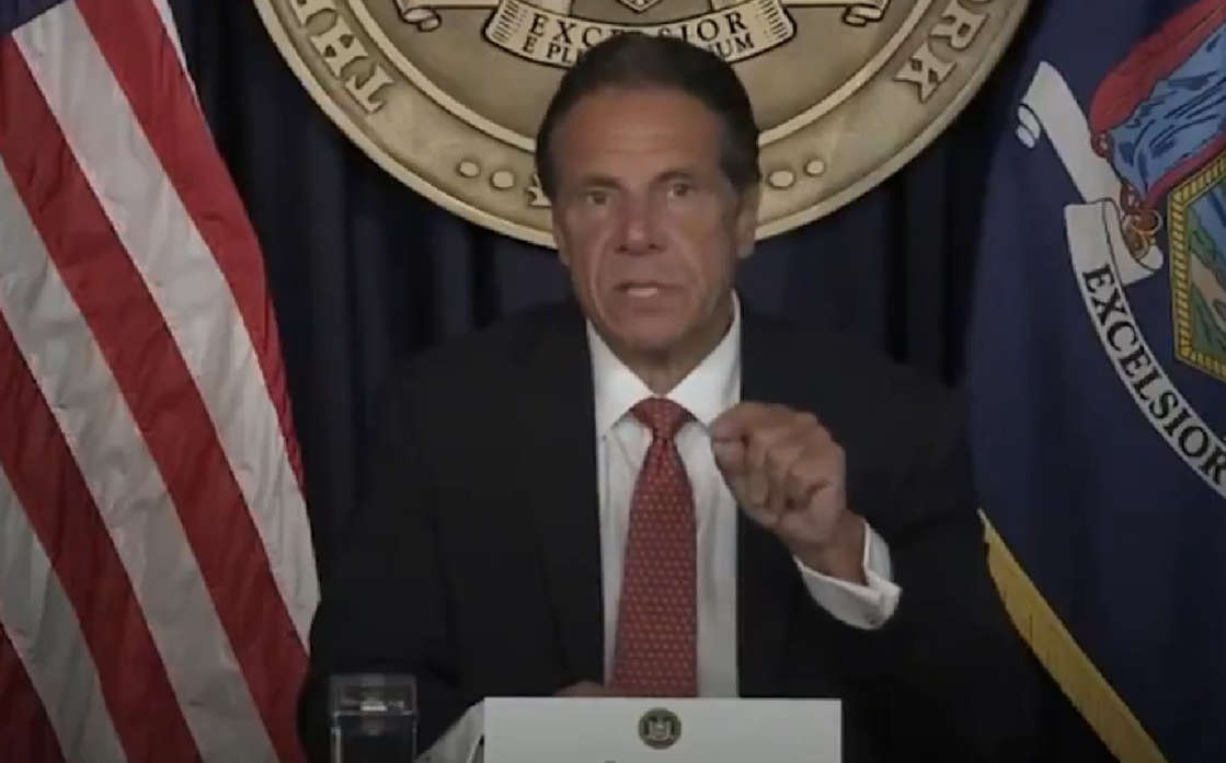 Asamblea de NY suspende investigación de Andrew Cuomo 