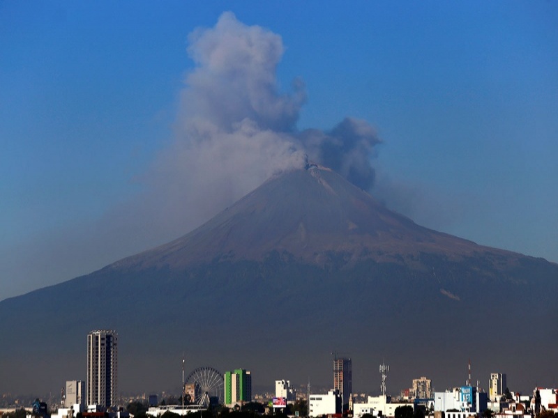 Popocatépetl hace 22 exhalaciones con 14 horas de tremor 