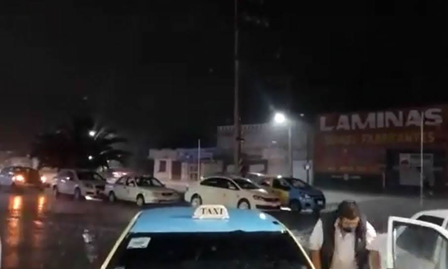Rescatan a taxista de asaltantes; lo citado por redes sociales para la compra de un vehículo en Texmelucan