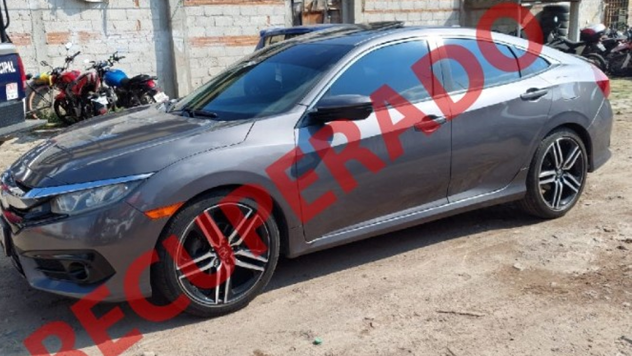 Recuperan en San pedro Cholula dos automóviles robados