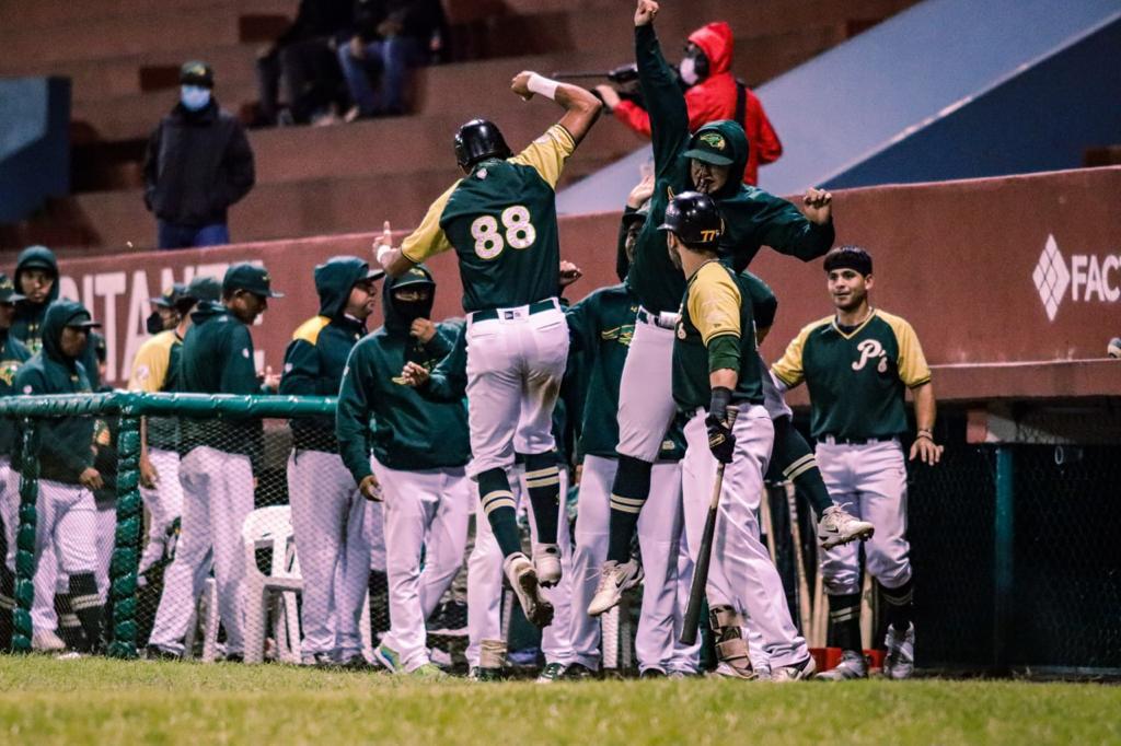 Pericos remonta en Veracruz y sigue imparable en la Liga Invernal