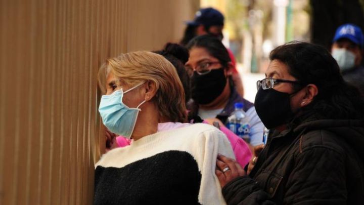 Suma México 870 contagios más y 77 decesos por Covid-19