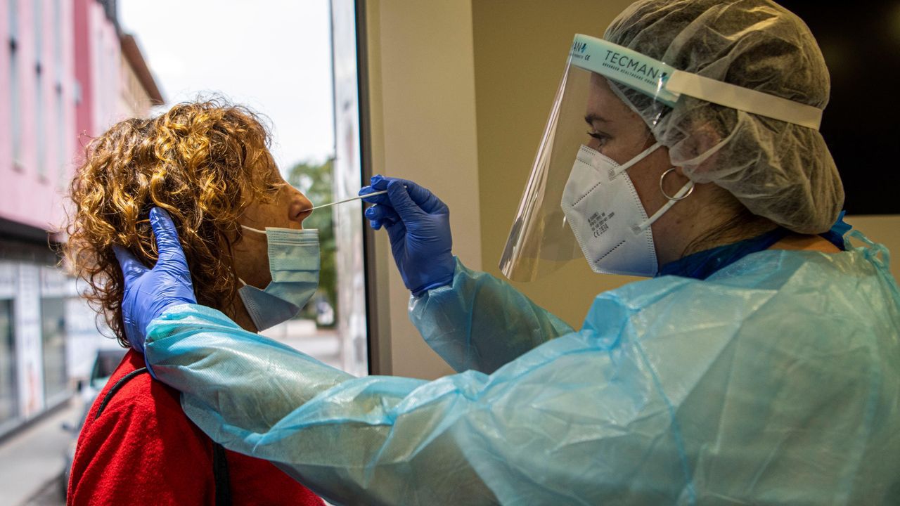 Europa enfrenta otra ola Covid con un repunte de casos que nuevamente rompe récord