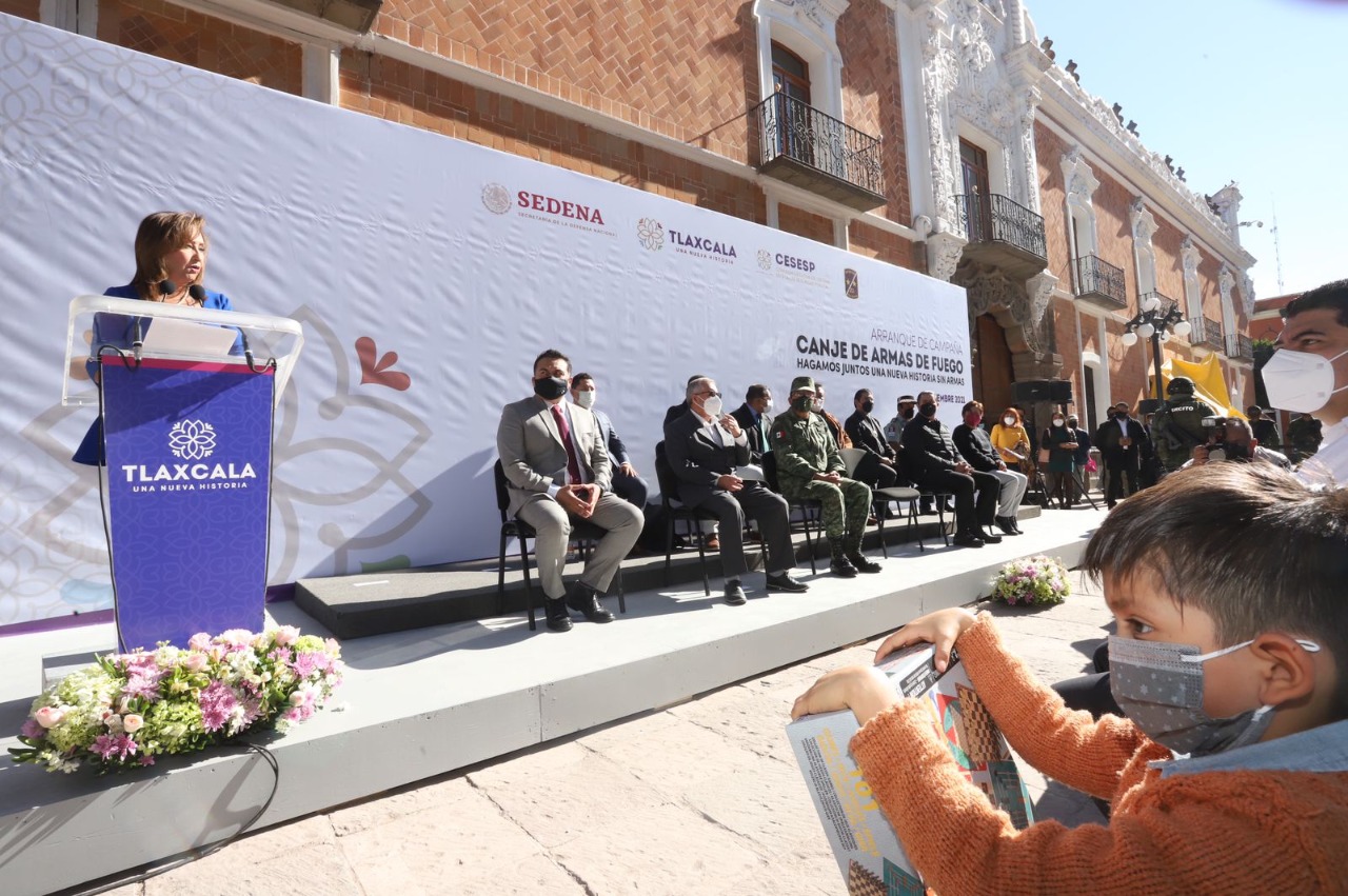 Presidió Lorena Cuéllar arranque de la campaña de canje de armas de fuego 2021