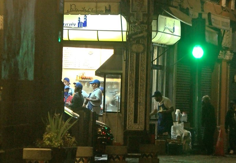 A punta de pistola asaltan 'Antigua Churrería' en Puebla capital