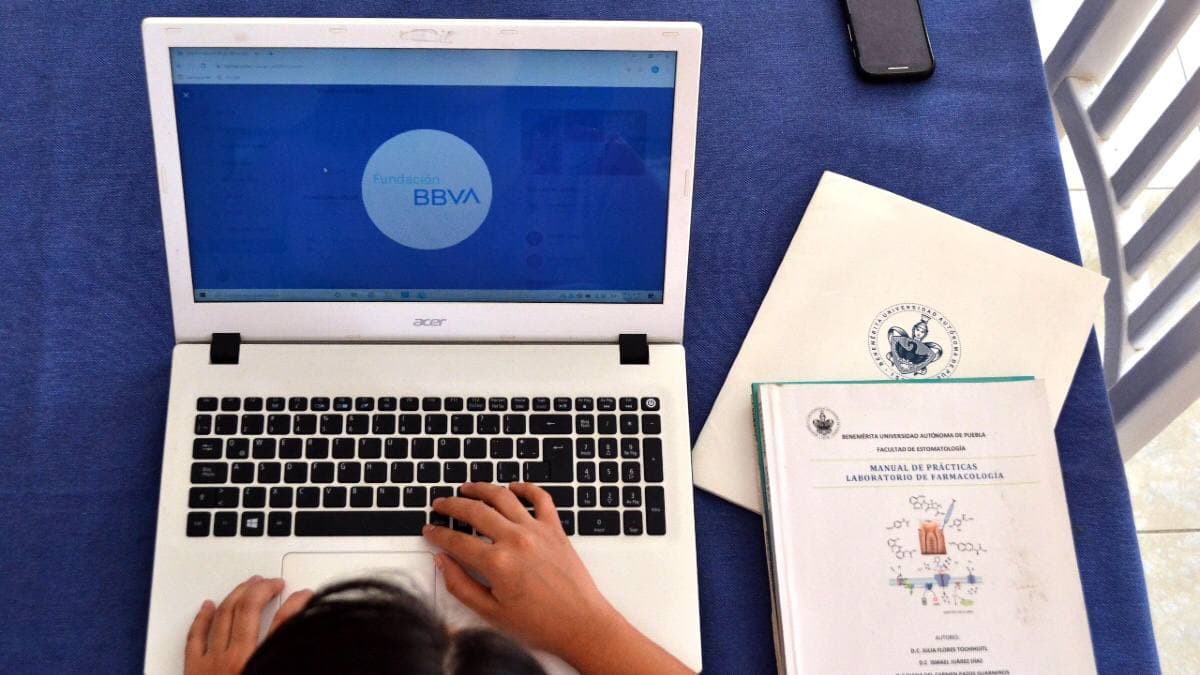 Publica BUAP convocatoria para dar apoyos a estudiantes afectados por la pandemia