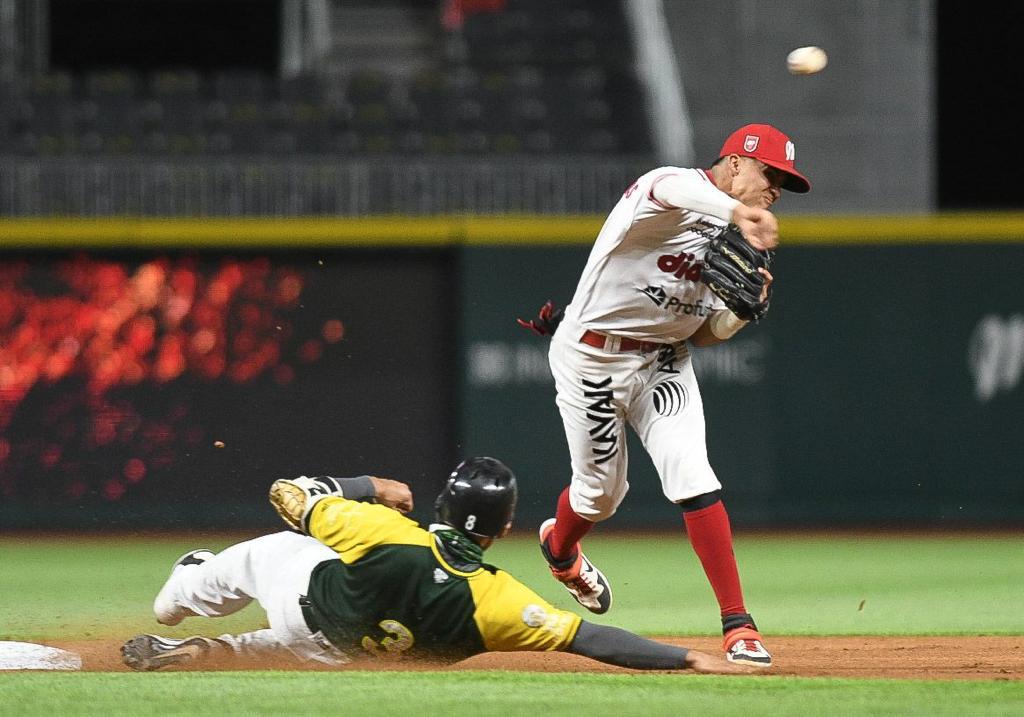 Tronaron los maderos en el segundo de la serie entre Diablos y Pericos 
