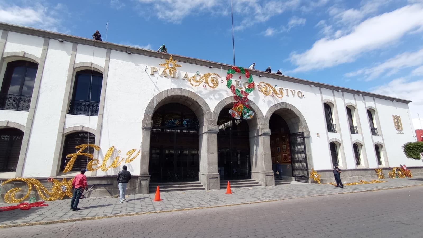 Oficializan denuncia contra Congreso de Tlaxcala por despido de basificados