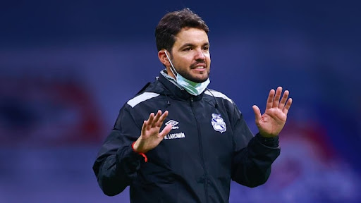 Larcamón espera un duelo complicado para el Puebla ante León