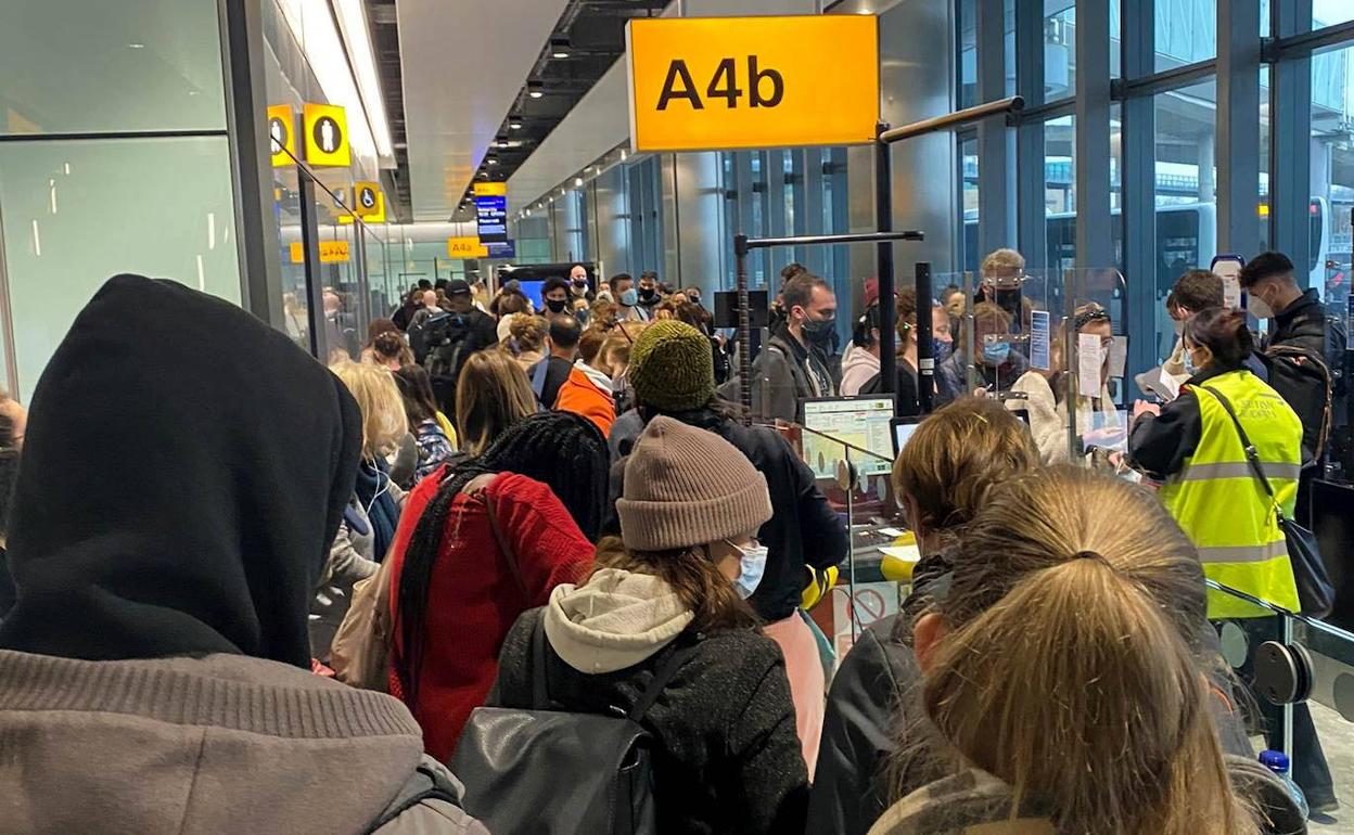 Reino Unido vetará vuelos procedentes de algunos países africanos tras nueva variante Covid