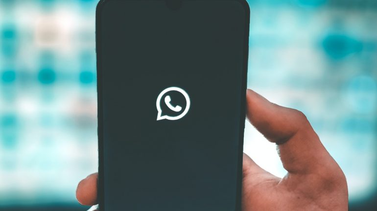 ¿Cómo hacer que Whatsapp web te notifique cuando una persona esté conectada?