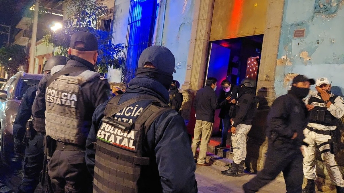 Durante operativo en bares de Oaxaca detienen a 10 migrantes