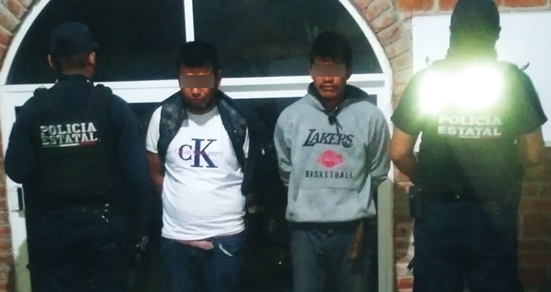 Policia estatal detiene a 2 hombres con 50 kilos de marihuana en Huehuetlán El Chico