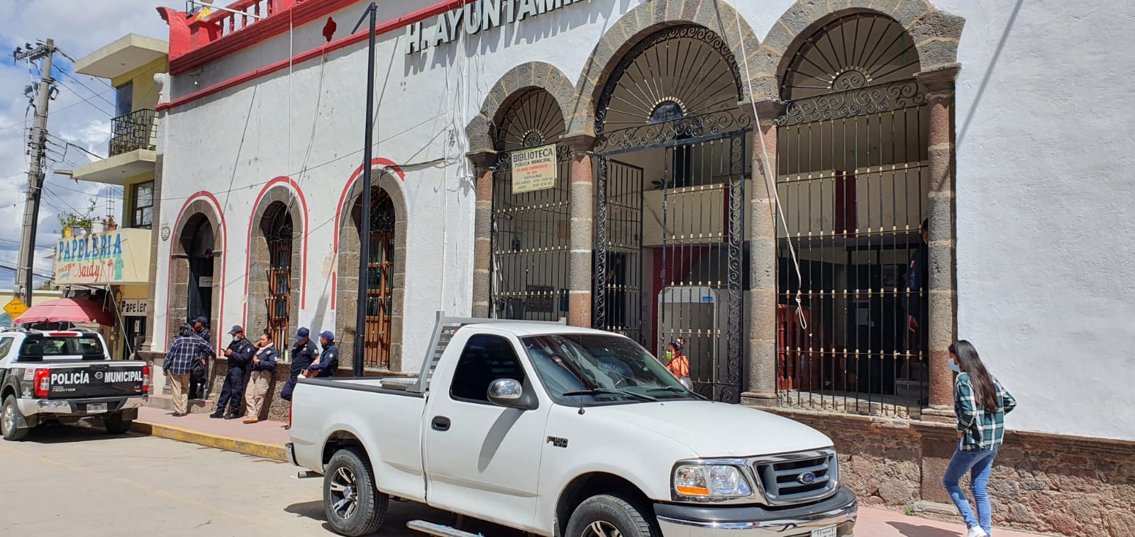 Cierran alcaldía de Tlaltelulco, acusan corrupción de alcalde y Síndico