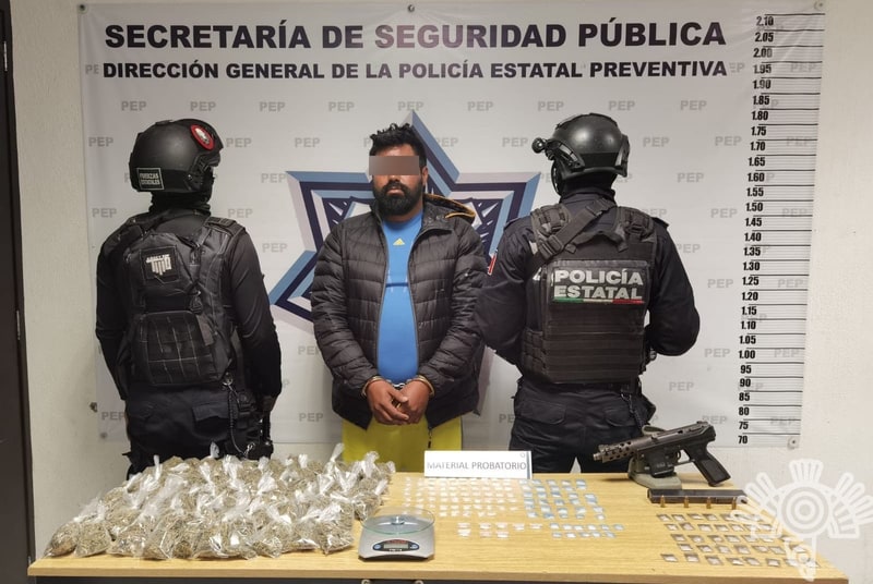 Detienen a narco vendedor con arma y drogas; distribuía en la colonia Xonaca de Puebla
