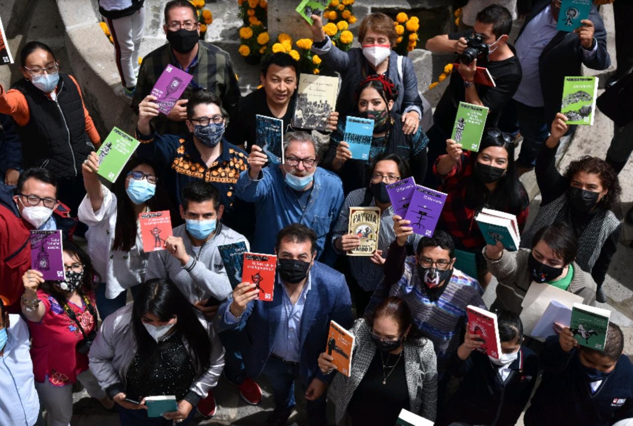 El Fondo de Cultura Económica e ITC entregaron la colección de libros “21 para el 21”