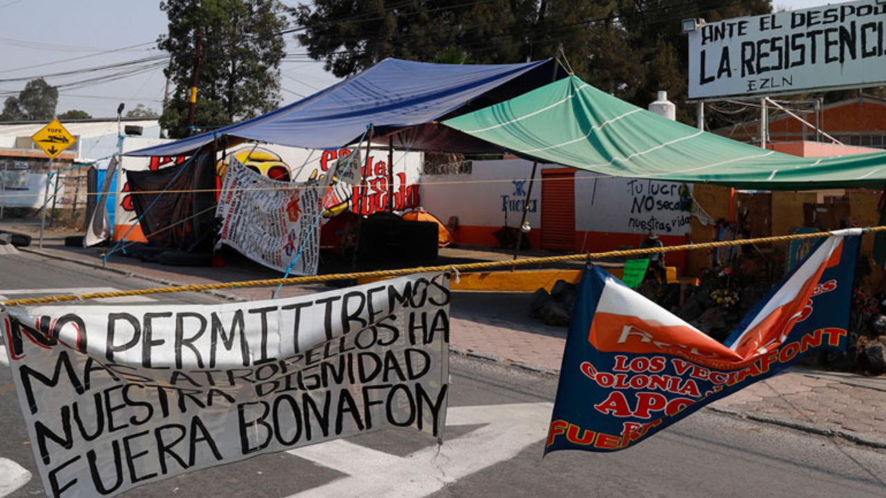 Miembros de Pueblos Unidos reabrieron el carril de la Carretera Federal México-Puebla